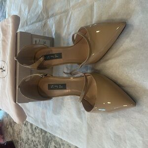 SJP by Sarah Jessica Parker Tan Heels Elegant Design